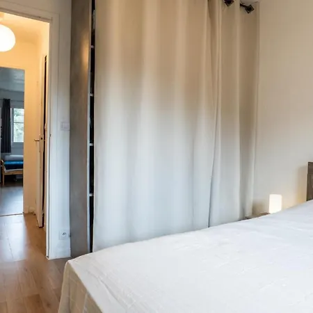 Charming Family In Appartement Nice